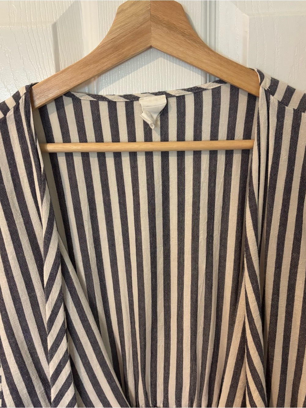Striped Tie-Front Romper in White and Gray Sz. Small - Picture 3 of 7